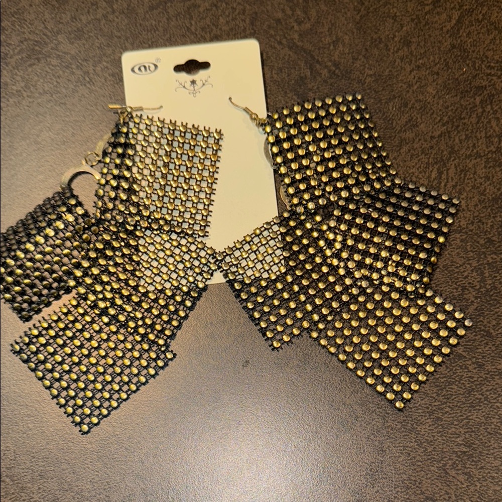 Elegant Gold and Black Mesh Earrings